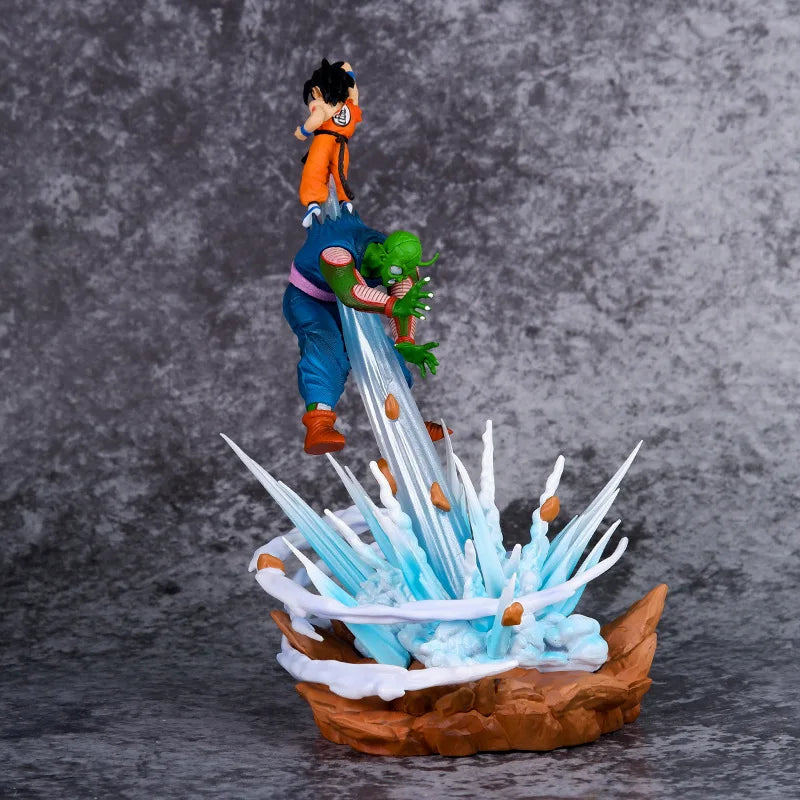 Diorama Son Goku vs Piccolo Daimaô 21 cm, vue d'ensemble sur fond gris