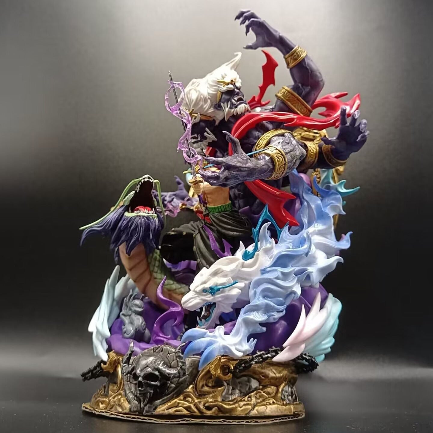 Figurine Roronoa Zoro - Vue trois quarts dynamique