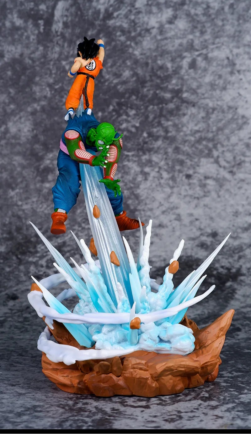 Diorama Goku vs Piccolo Daimaô vu de face, effet d'énergie translucide