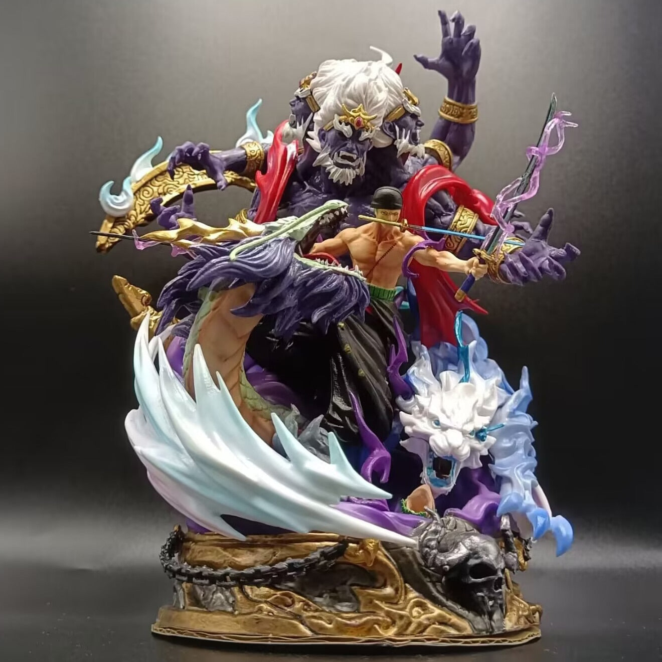 Figurine Zoro One Piece 22cm - Vue dos et détail haramaki