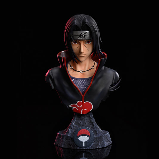 Buste Itachi Uchiha 15 cm, manteau Akatsuki aux nuages rouges, emblème Uchiha sur le socle