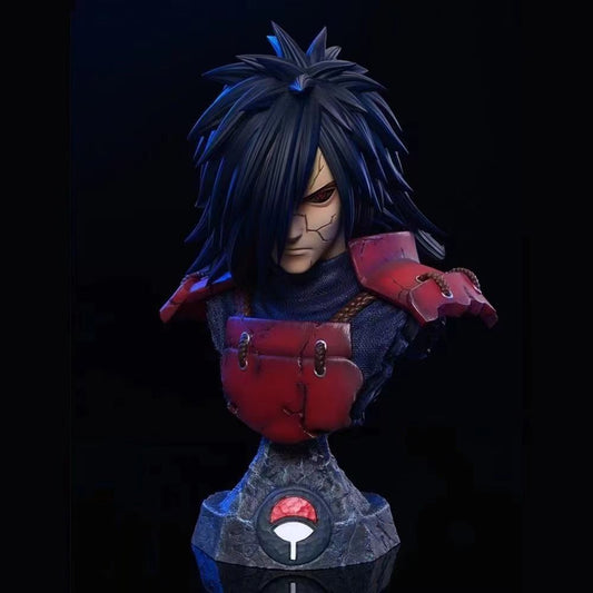 Buste Madara Uchiha 15 cm, armure rouge, longue chevelure noire, emblème Uchiha sur le socle